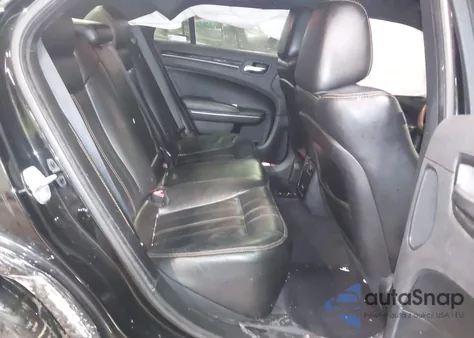 2017 Chrysler 300 300S Alloy Edition z USA, uszkodzony, nr VIN 2C3CCABG4HH668772